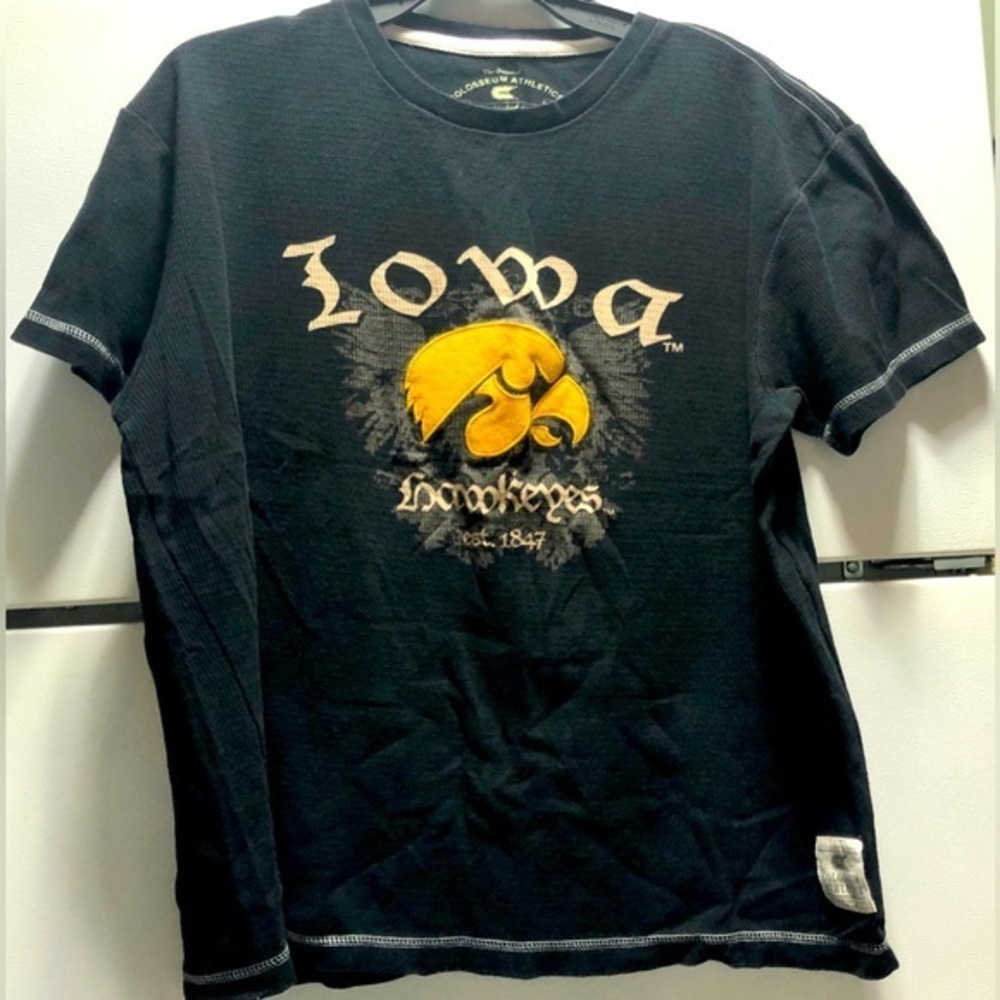 🌅Colosseum Black Waffle Knit Iowa Hawkeyes Shirt